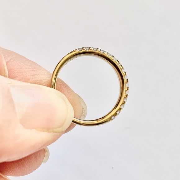 Diamond Band with 15 Round Brilliant Diamonds 14KY - Picture 8 of 8